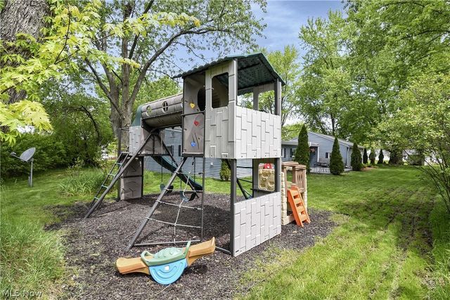 1600 Ridgewood Court, Twinsburg, OH 44087