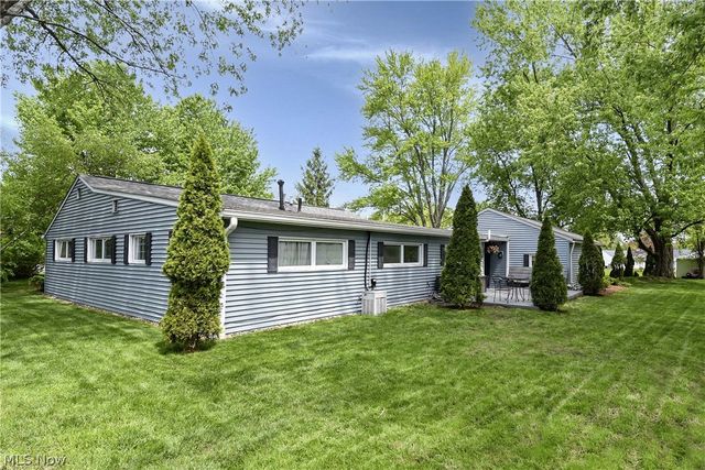 1600 Ridgewood Court, Twinsburg, OH 44087