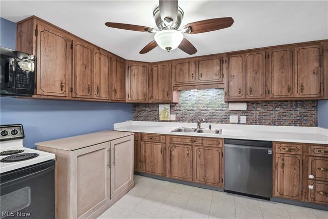 1600 Ridgewood Court, Twinsburg, OH 44087