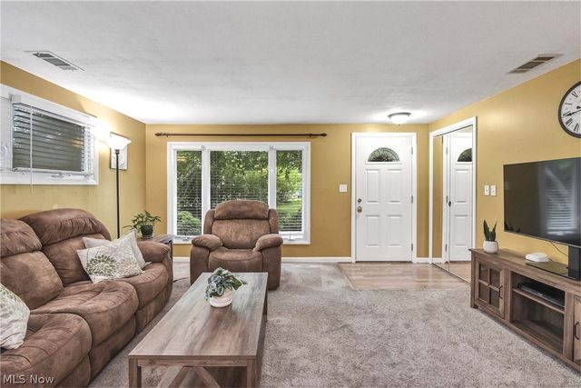 1600 Ridgewood Court, Twinsburg, OH 44087
