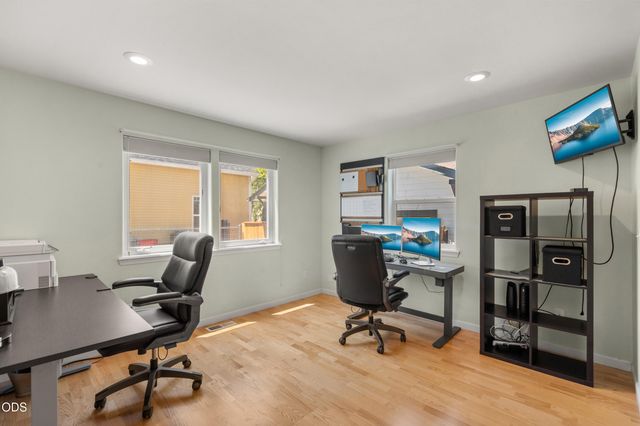 975 Beverly Way, Jacksonville, OR 97530