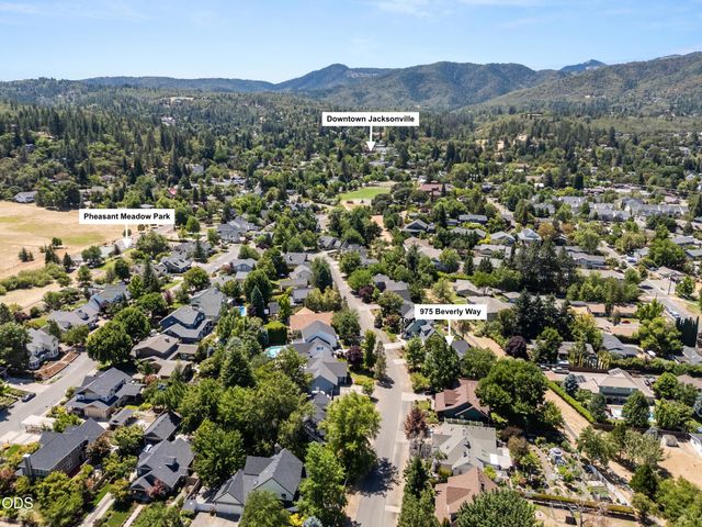 975 Beverly Way, Jacksonville, OR 97530