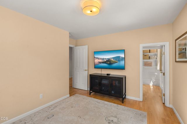 975 Beverly Way, Jacksonville, OR 97530