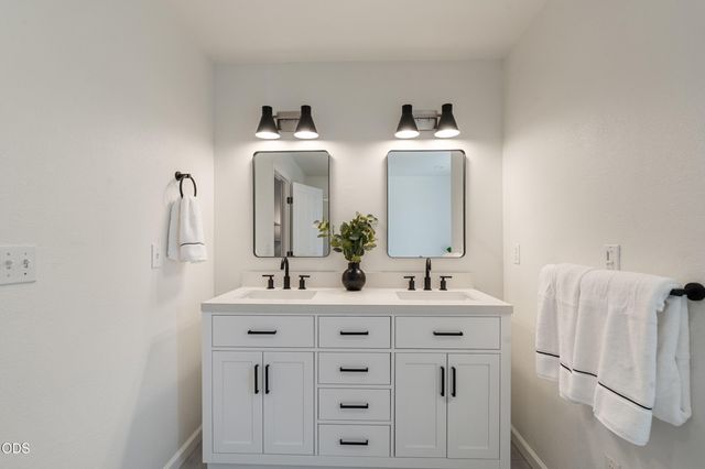 975 Beverly Way, Jacksonville, OR 97530