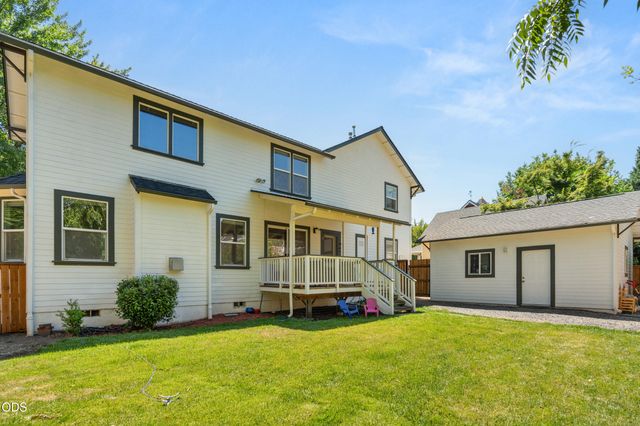975 Beverly Way, Jacksonville, OR 97530
