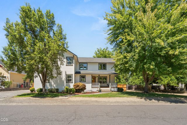 975 Beverly Way, Jacksonville, OR 97530