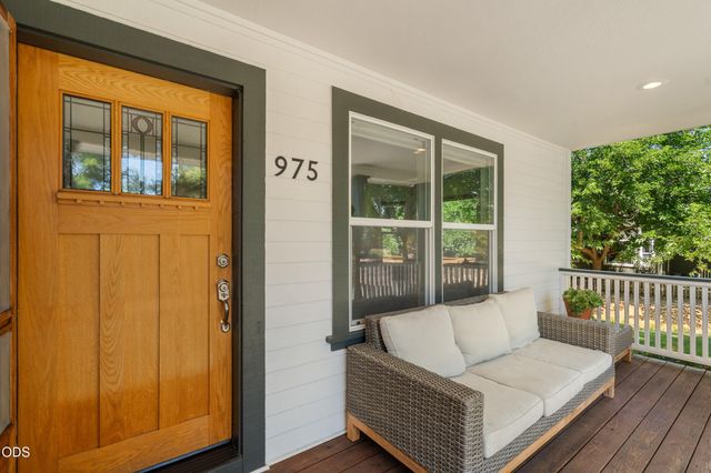 975 Beverly Way, Jacksonville, OR 97530
