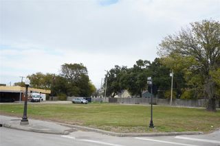 802 9th Avenue N, Texas City, TX 77590