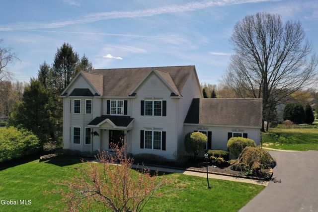 3 Moreland Drive, Halfmoon, NY 12118