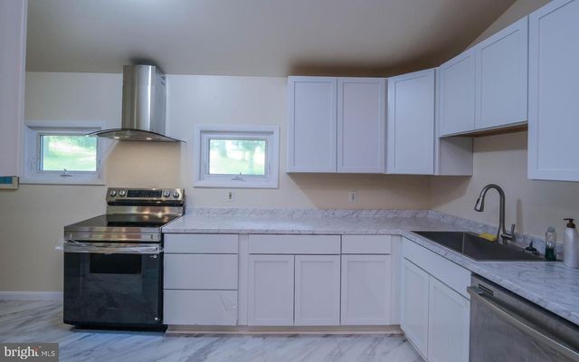 318 ULYSSES WAY, Linden, VA 22642