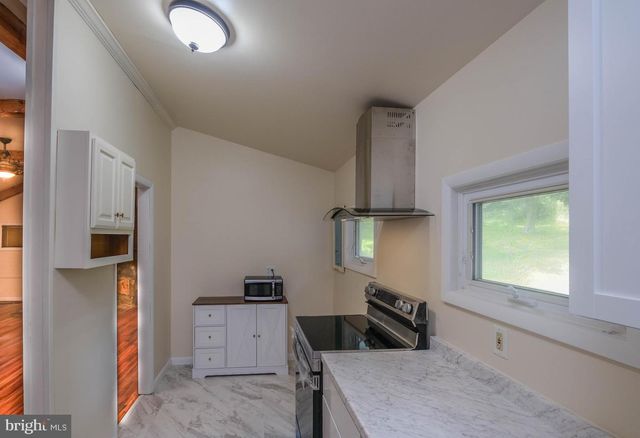 318 ULYSSES WAY, Linden, VA 22642