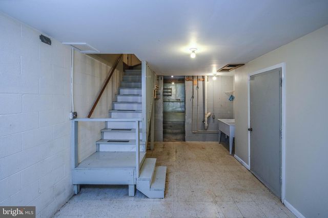 318 ULYSSES WAY, Linden, VA 22642