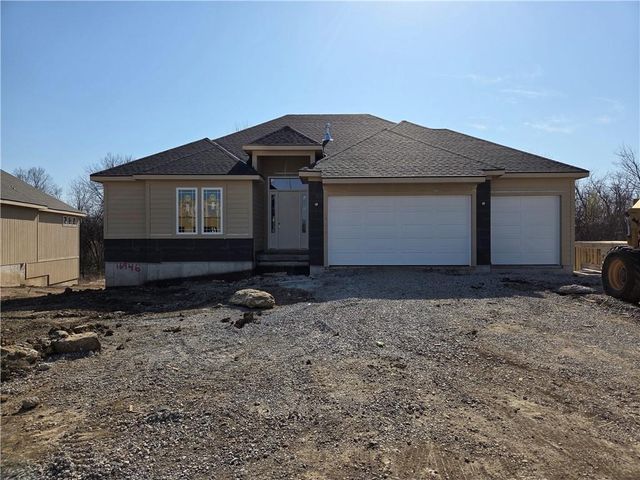 16946 S Illusion Street, Olathe, KS 66062