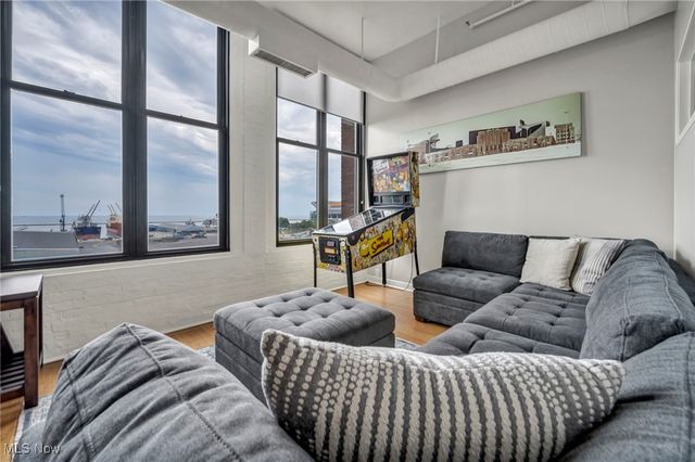 1133 W 9th Street 412, Cleveland, OH 44113