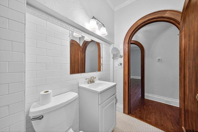 700 S Bois D Arc, Tyler, TX 75701