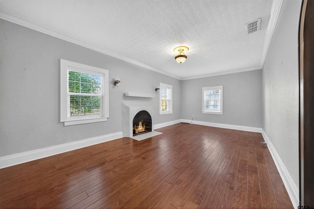 700 S Bois D Arc, Tyler, TX 75701