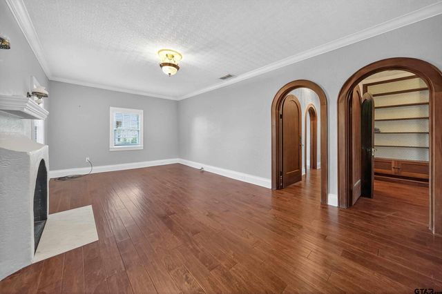 700 S Bois D Arc, Tyler, TX 75701