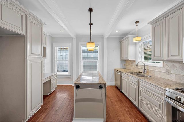 700 S Bois D Arc, Tyler, TX 75701