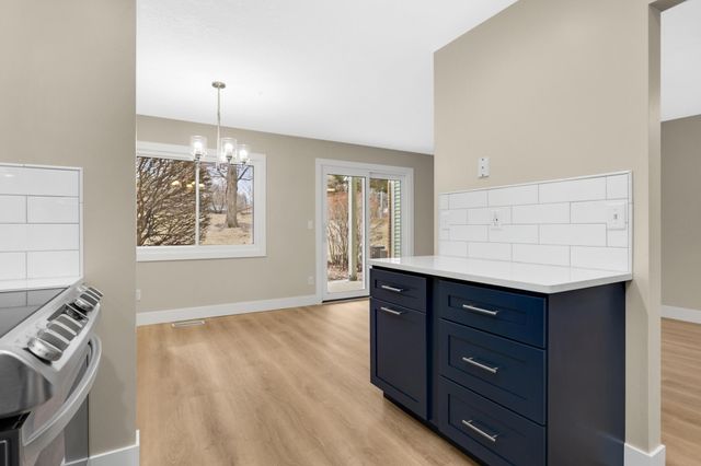 5141 Balmoral Lane 3, Bloomington, MN 55437