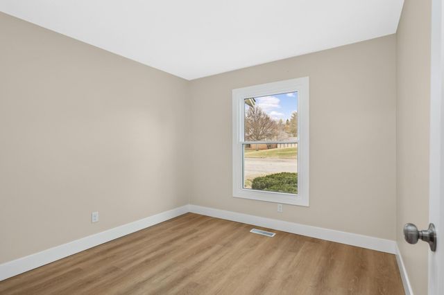 5141 Balmoral Lane 3, Bloomington, MN 55437