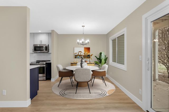 5141 Balmoral Lane 3, Bloomington, MN 55437