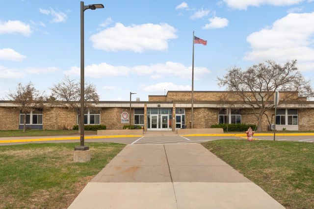 5141 Balmoral Lane 3, Bloomington, MN 55437