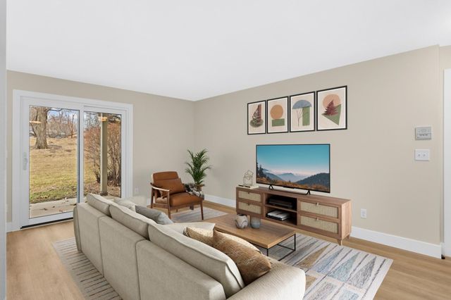 5141 Balmoral Lane 3, Bloomington, MN 55437