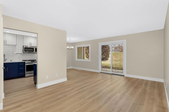 5141 Balmoral Lane 3, Bloomington, MN 55437