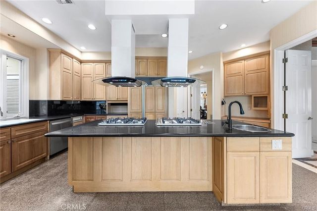 779 Coral Tree, Upland, CA 91784