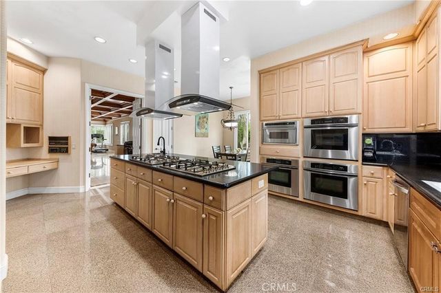 779 Coral Tree, Upland, CA 91784