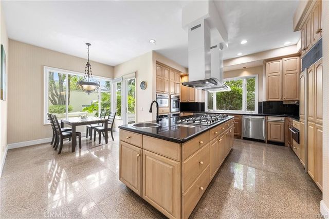 779 Coral Tree, Upland, CA 91784