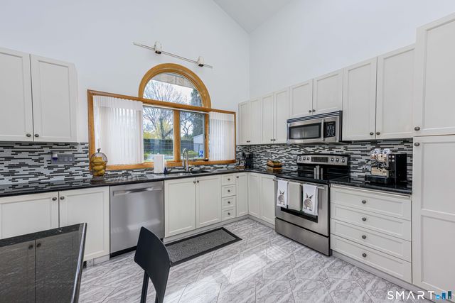 240 Shepard Avenue, Hamden, CT 06514