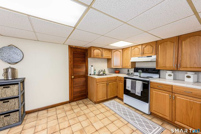 240 Shepard Avenue, Hamden, CT 06514