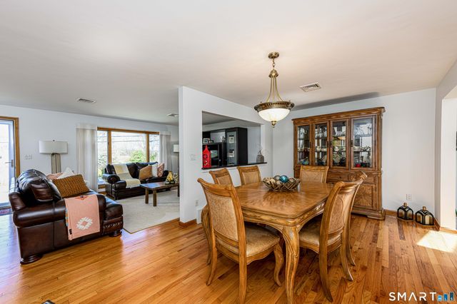 240 Shepard Avenue, Hamden, CT 06514