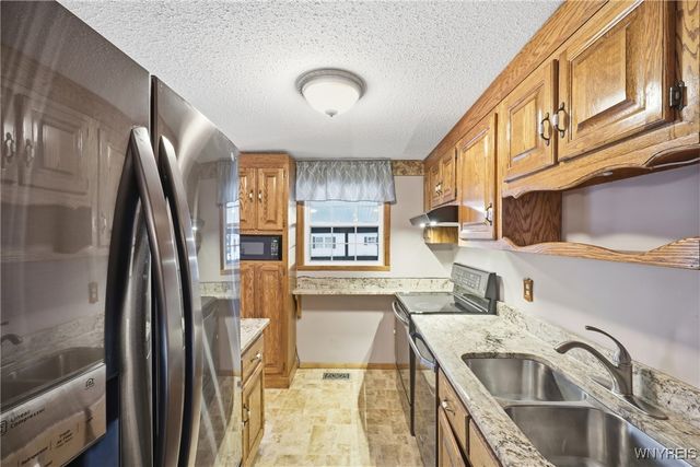 6610 Parkwood Drive, Lockport Town, NY 14094