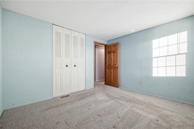 6610 Parkwood Drive, Lockport Town, NY 14094