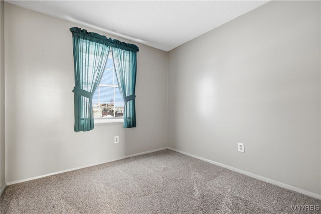 6610 Parkwood Drive, Lockport Town, NY 14094