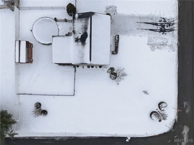 6610 Parkwood Drive, Lockport Town, NY 14094