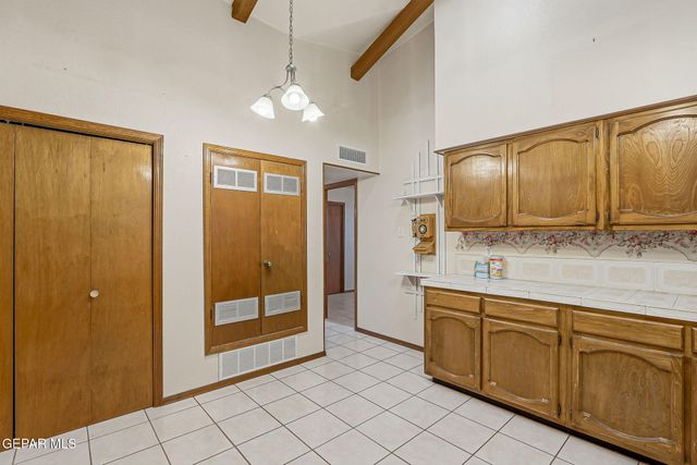12243 HERITAGE Way, Clint, TX 79836