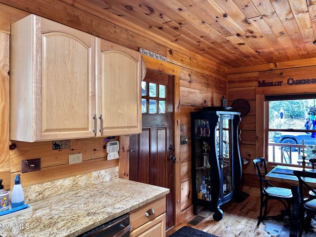 171 Bankers Bend, Mountain City, TN 37683