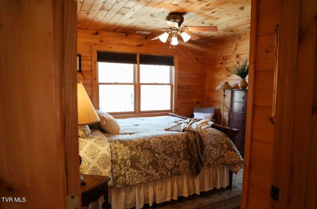 171 Bankers Bend, Mountain City, TN 37683