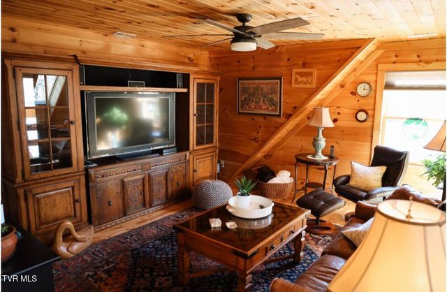 171 Bankers Bend, Mountain City, TN 37683