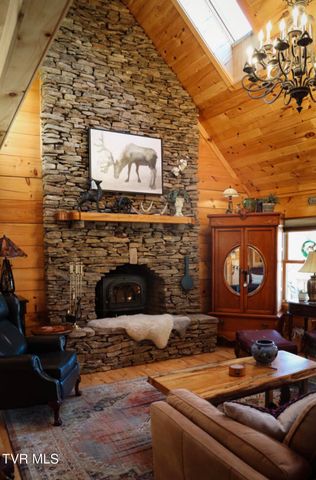 171 Bankers Bend, Mountain City, TN 37683