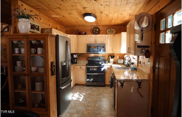 171 Bankers Bend, Mountain City, TN 37683