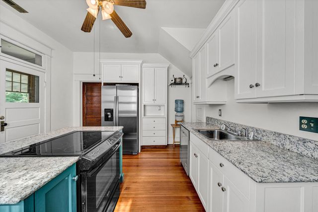 818 Day AVE, Roanoke, VA 24016