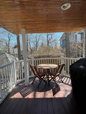 117 Sutherland Rd. 117, Boston, MA 02135