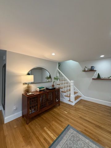 117 Sutherland Rd. 117, Boston, MA 02135