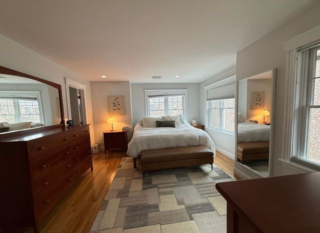 117 Sutherland Rd. 117, Boston, MA 02135