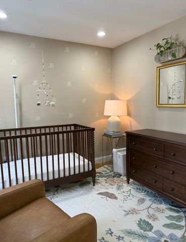 117 Sutherland Rd. 117, Boston, MA 02135