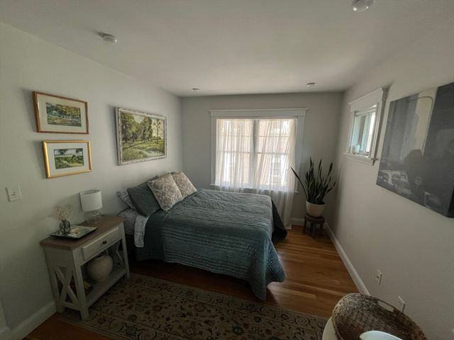 117 Sutherland Rd. 117, Boston, MA 02135